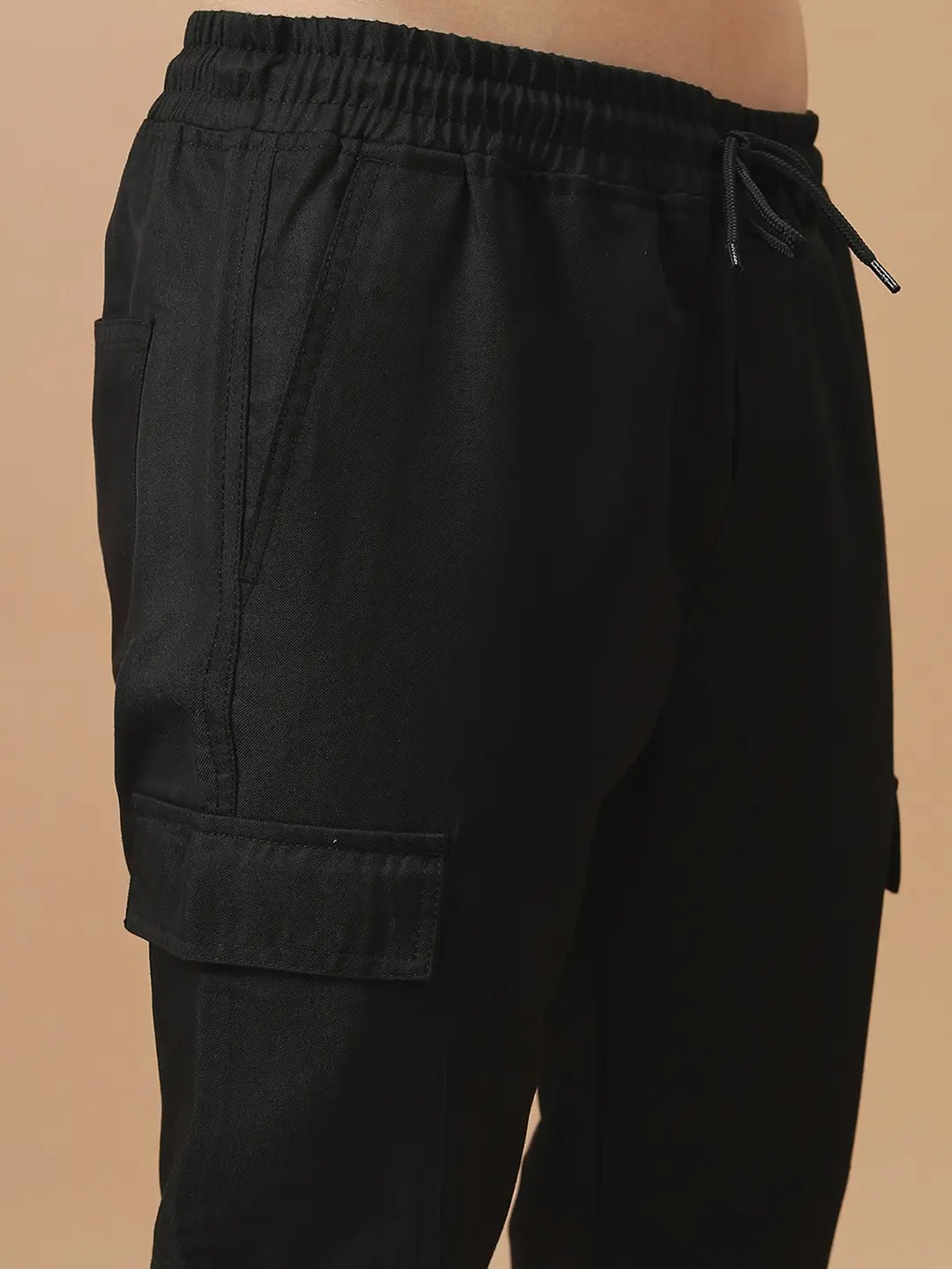 2b08ee3d-0d64-4939-b890-1b4e858b3a001734338739080-HIGHLANDER-Men-Regular-Fit-Plain-Cargo-Jogger-Trousers-43417-6