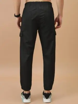 9e62ae71-65f2-41a8-98b3-0f181754f1d51734338739123-HIGHLANDER-Men-Regular-Fit-Plain-Cargo-Jogger-Trousers-43417-4